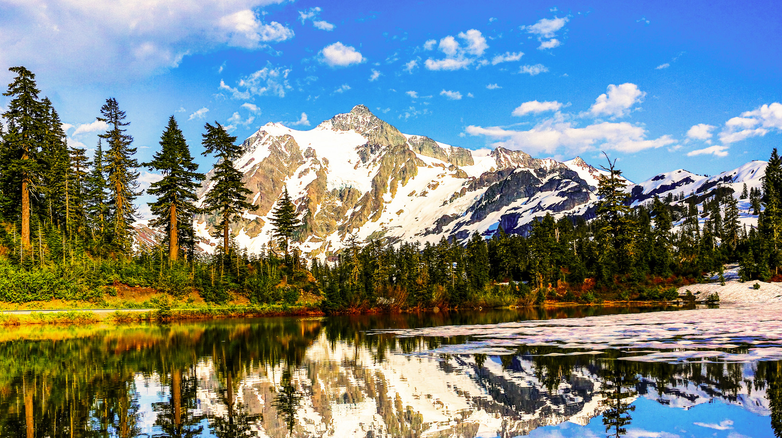 This Thrilling National Park Hike In Washington Will Make You Think You